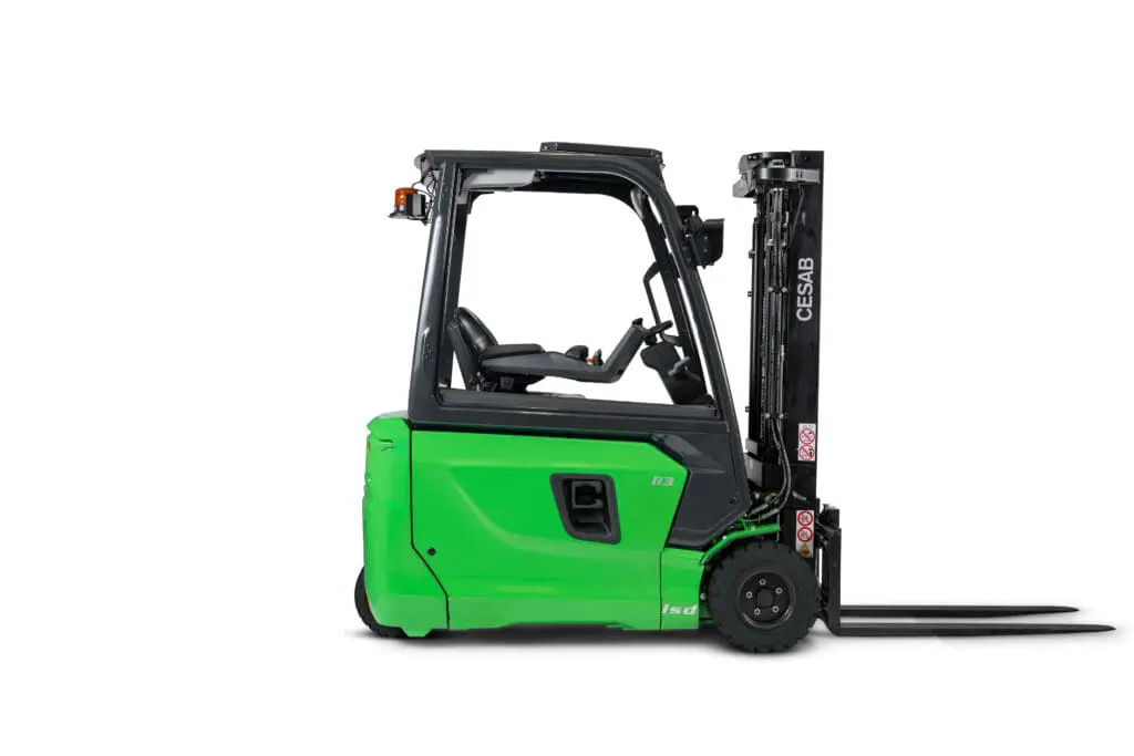 Green CESAB B3 electric forklift, right side view on white background. - Prince Maasdijk
