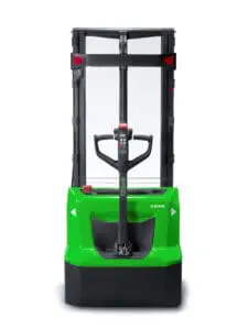Driver on a green CESAB B213 forklift in a large industrial hall with heavy machinery. - Prince Maasdijk