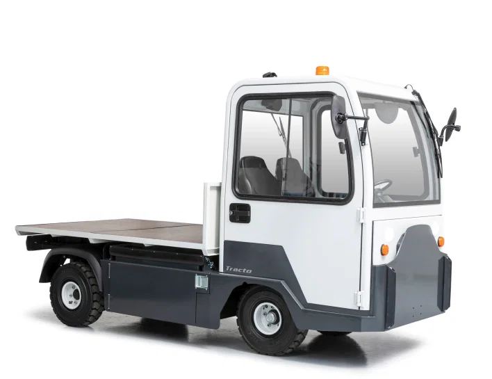 CESAB PE20.1 electric tractor - powerful model in warehouse | Prins Maasdijk
