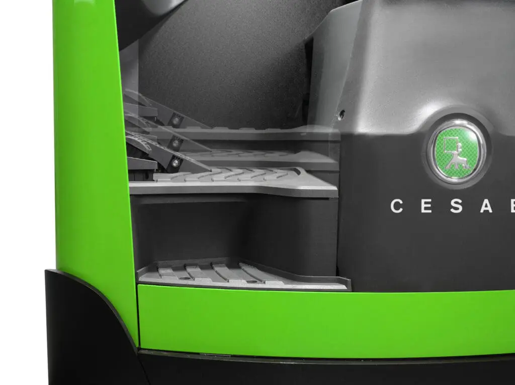 CESAB R116 reach truck entry zone detail shot with non-skid step and ergonomic entry on white background | Prins Maasdijk