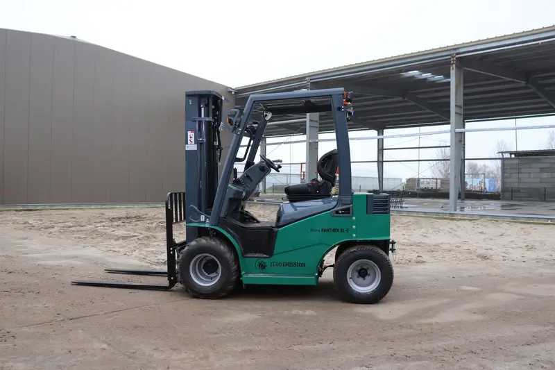 Prins Panther XL-E compact electric rough terrain forklift with removable counterweight | Prins Maasdijk