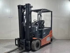 TOYOTA 8FBMT25 – Vorkheftruck Elektro