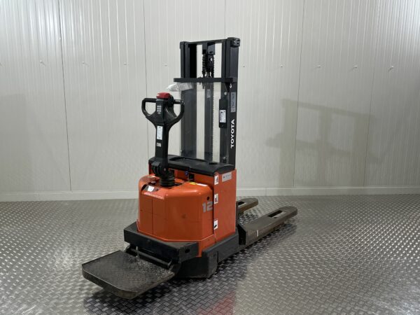 TOYOTA 7SM12 - Stacker Electric