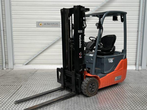 TOYOTA 8FBEK16T - Forklift Electric