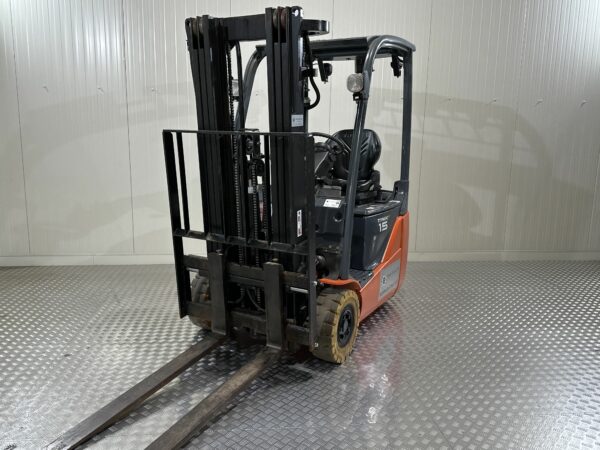 TOYOTA 8FBE15T - Forklift Electric