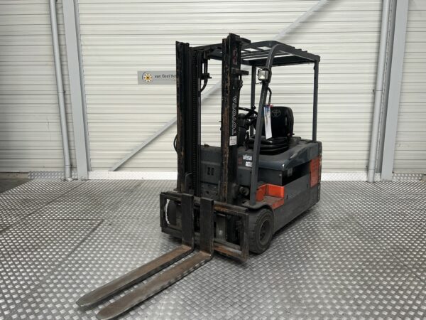 TOYOTA 7FBEF20 - Forklift Electric