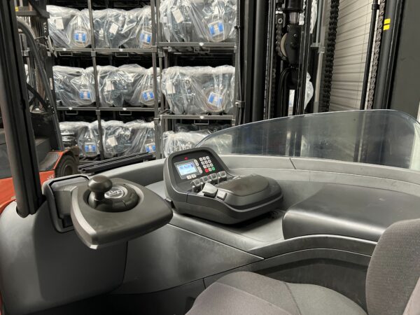 BT RRE140 - Reach truck - Image 3