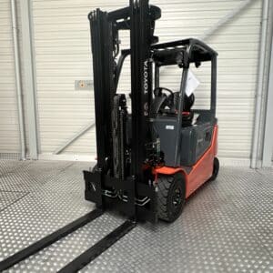 TOYOTA 9FBM25T - Forklift Electric
