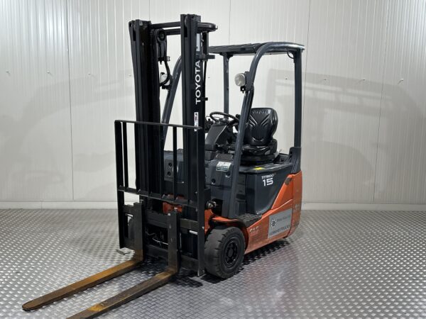 TOYOTA 8FBE15T - Forklift Electric