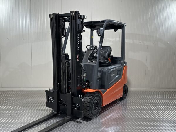 TOYOTA 9FBM25T - Forklift Electric