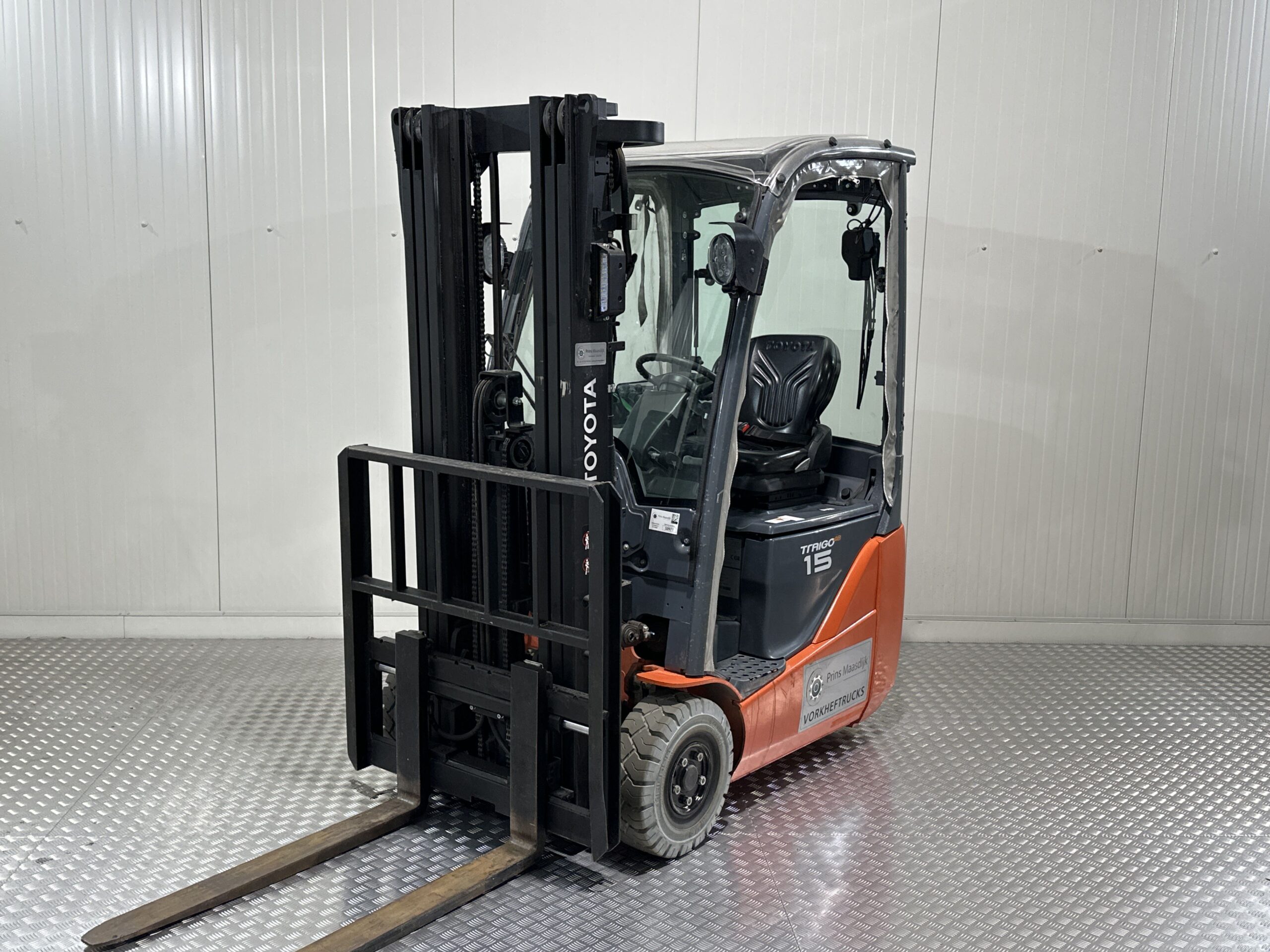 TOYOTA 8-FBE15T - Forklift Electric