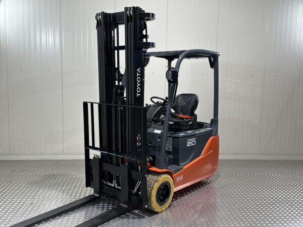 TOYOTA 8FBE20T - Forklift Electric