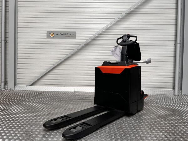TOYOTA LPE200/8 - Electric pallet truck