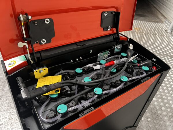 TOYOTA LPE200/8 - Electric pallet truck - Image 3