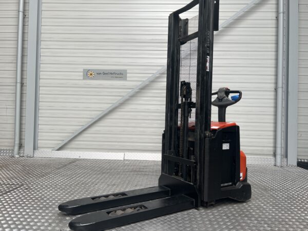 BT SWE140L - Stacker Electric
