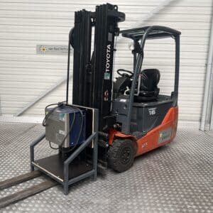TOYOTA 8FBE16T - Forklift Electric