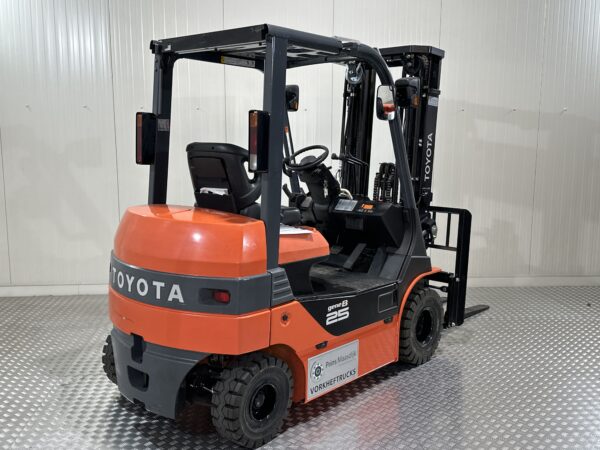 TOYOTA 8FBL25 - Forklift Electric - Image 2