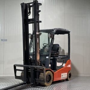 TOYOTA 8FBMK30T - Forklift Electric
