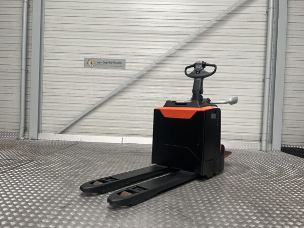 TOYOTA LPE200 - Electric pallet truck