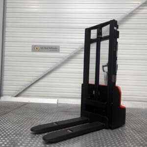 BT SHE100-2900 - Stacker Electric