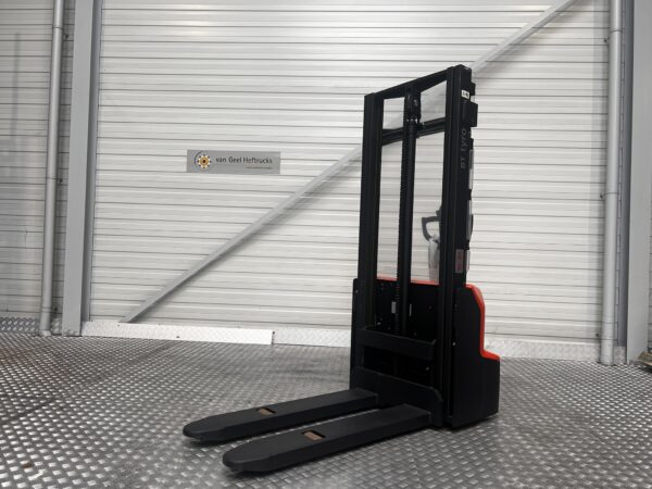 BT SHE100-2900 - Stacker Electric