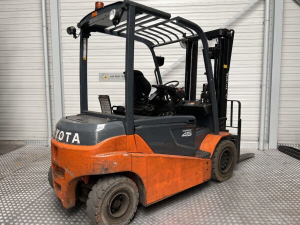 TOYOTA 8FBMT45 - Forklift Electric - Image 2