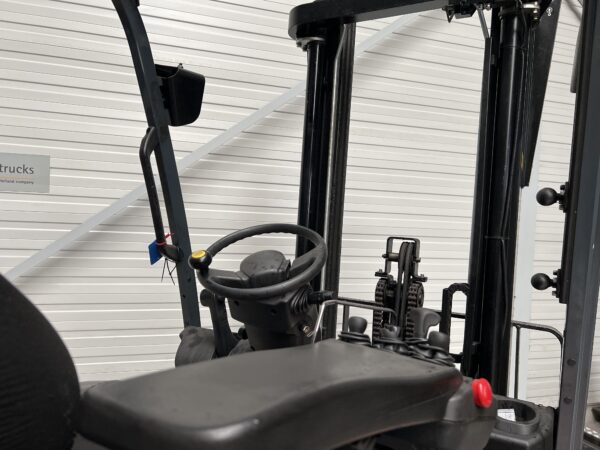 TOYOTA 8FBMT45 - Forklift Electric - Image 3