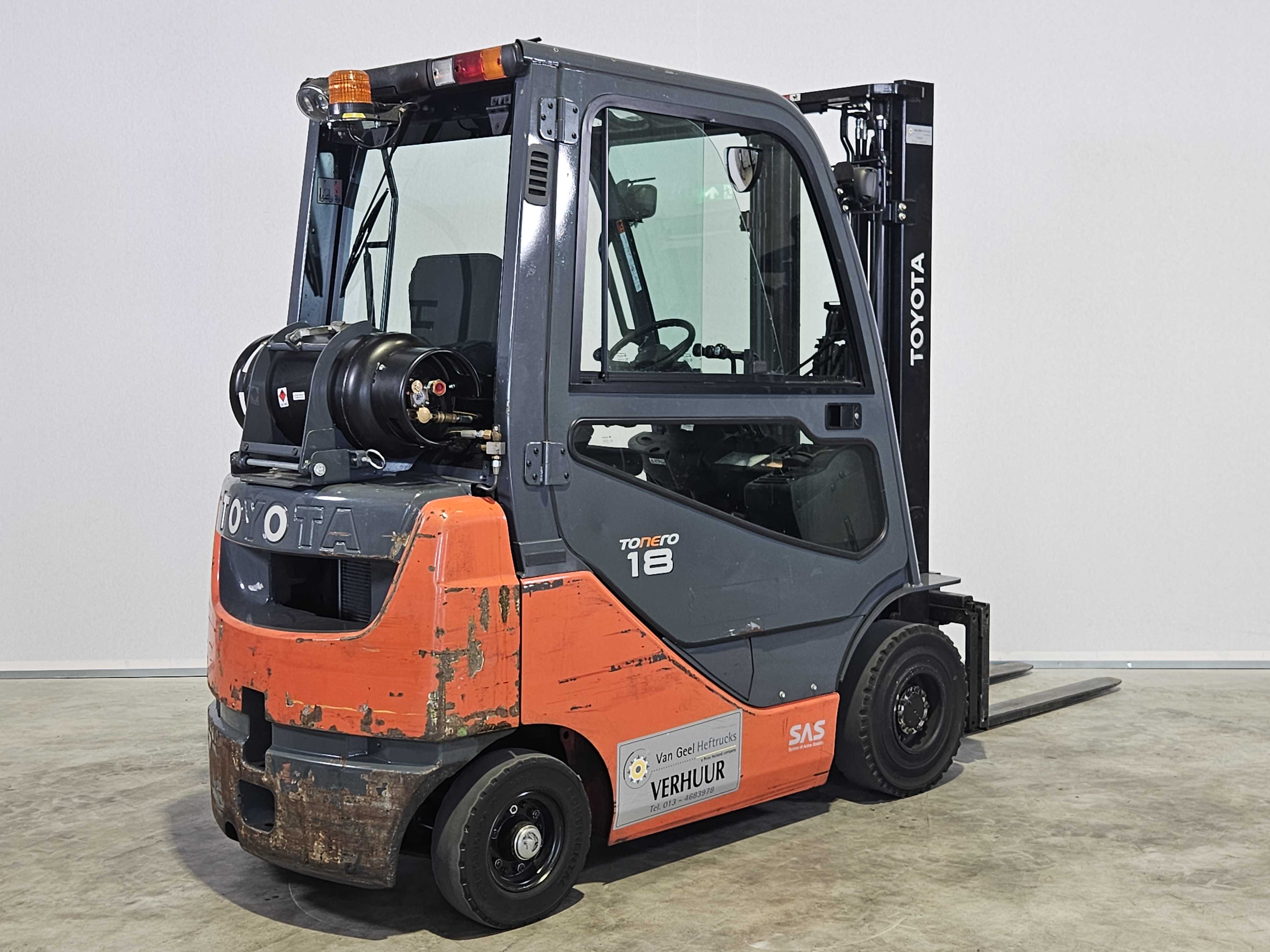 TOYOTA 02-8FGF18 - Forklift gas