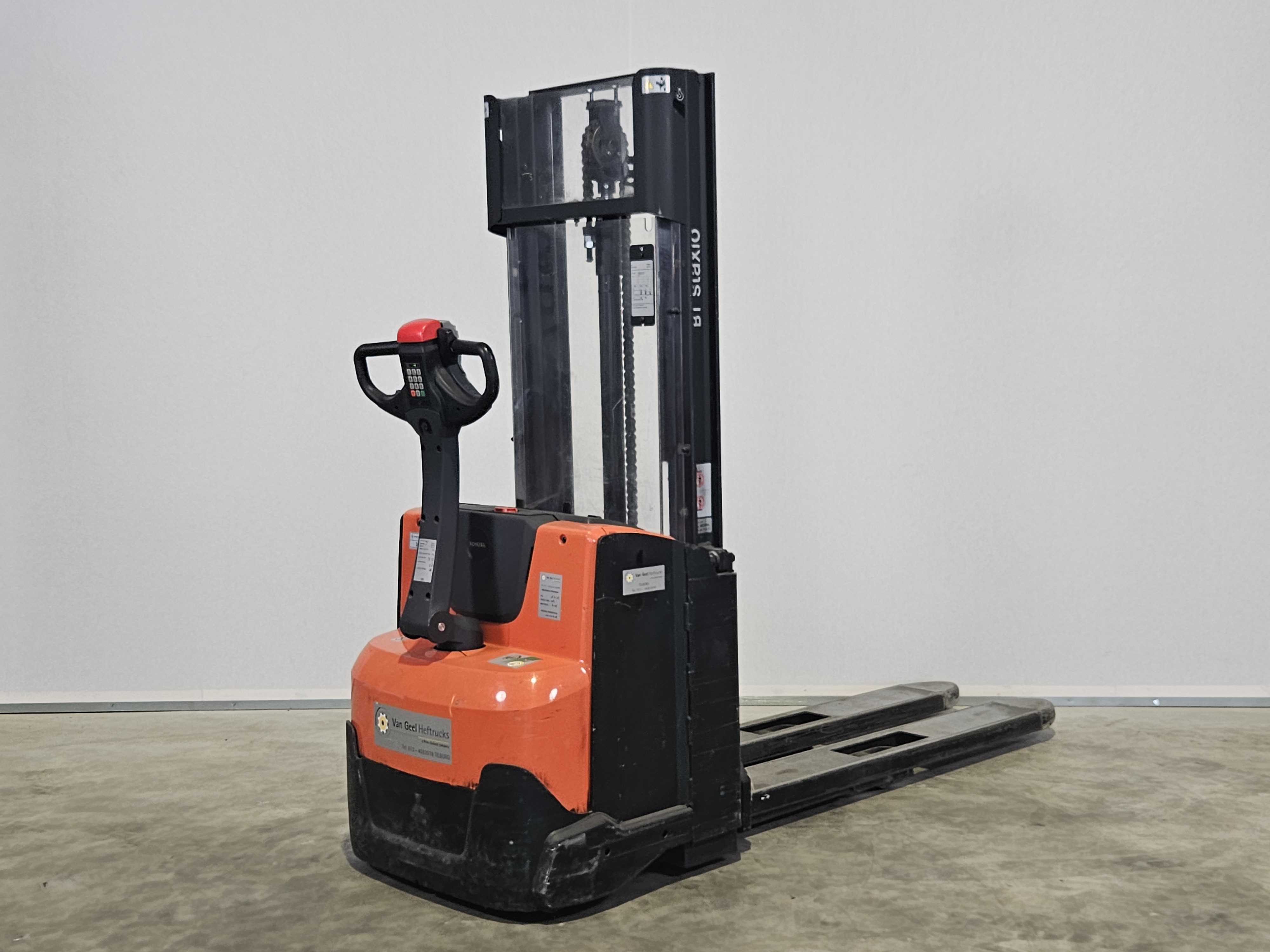 BT SWE120 - Stacker Electric
