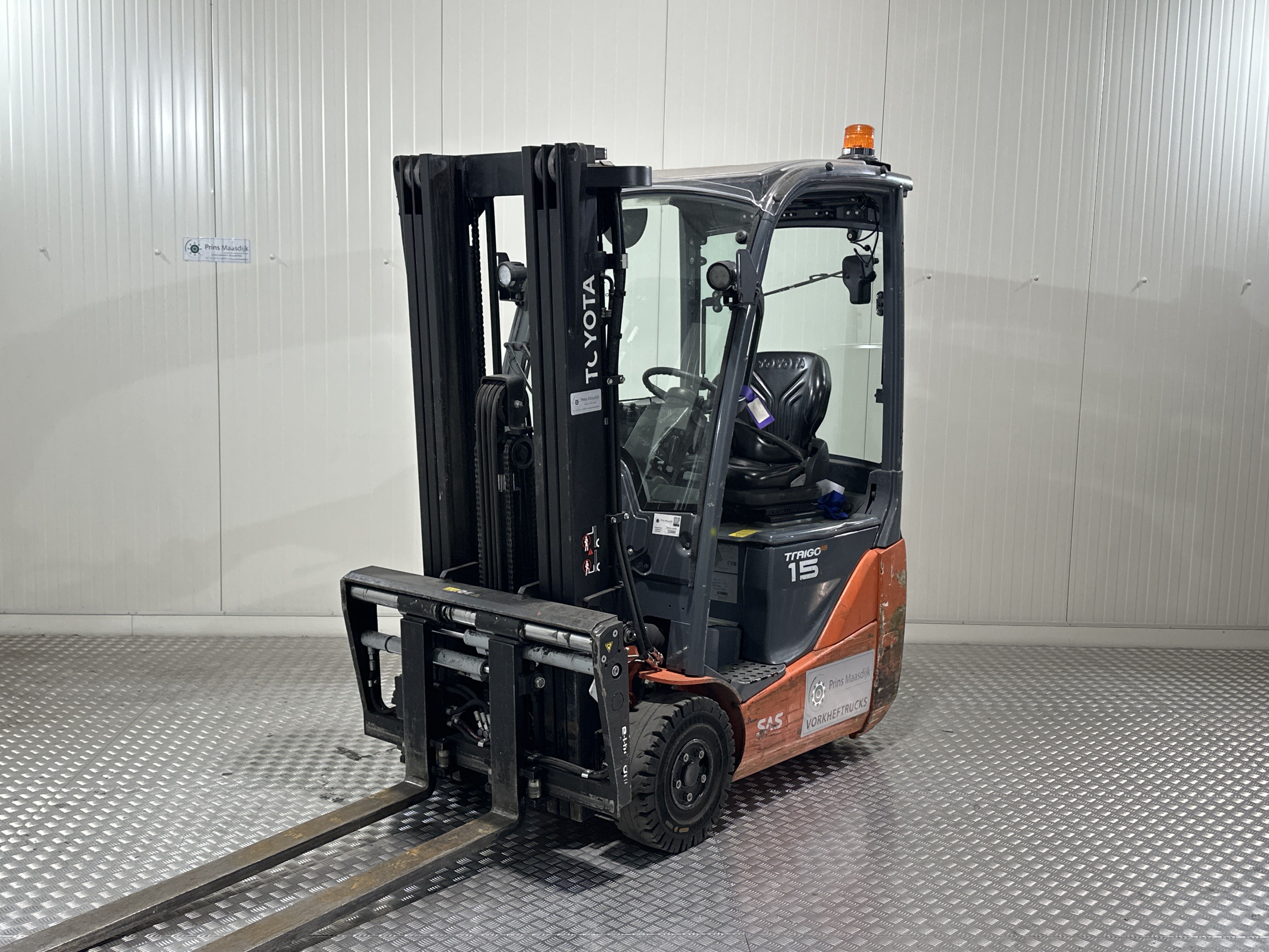 TOYOTA 8FBE15T - Forklift Electric