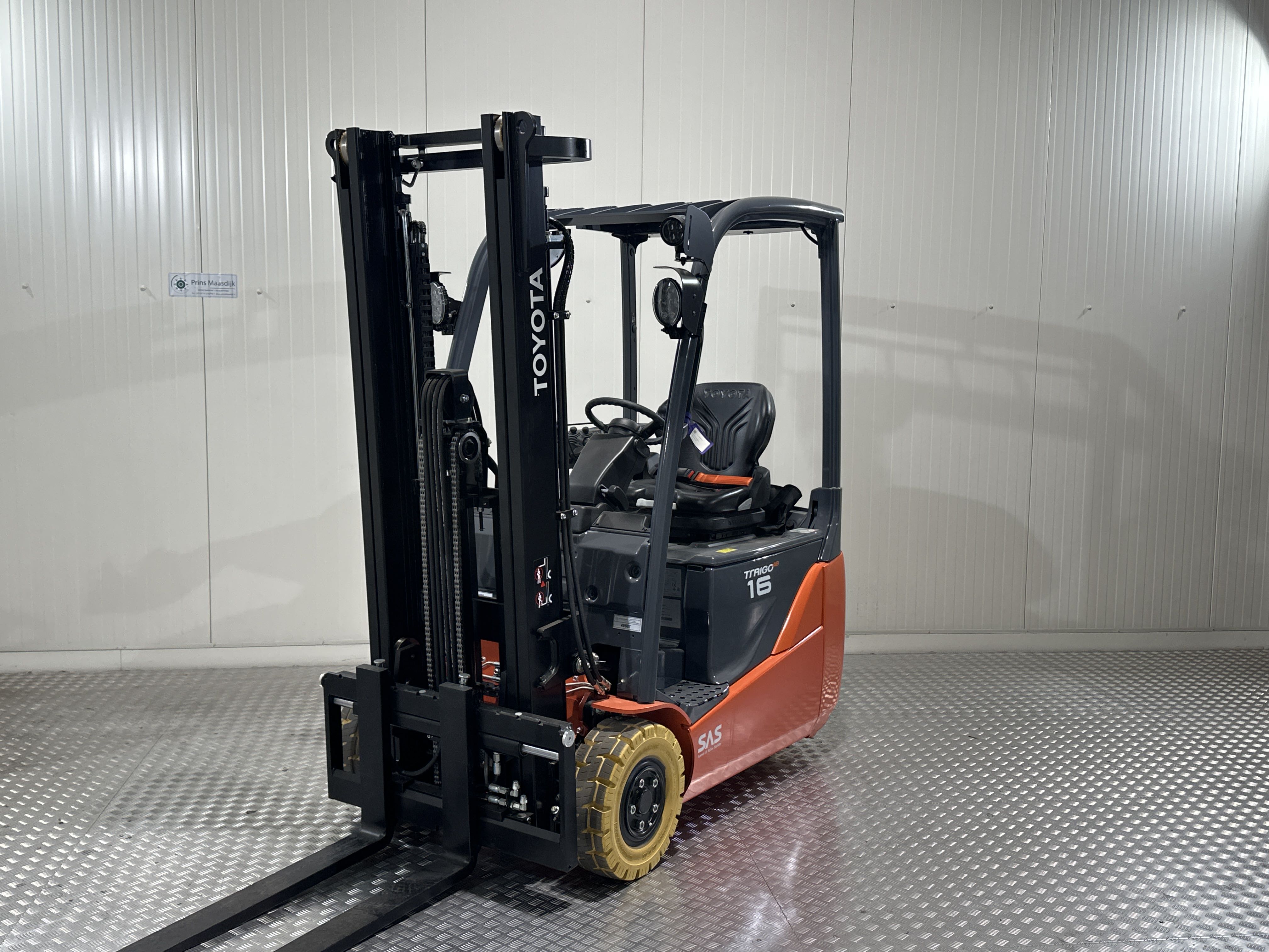 TOYOTA 8FBEK16T - Forklift Electric