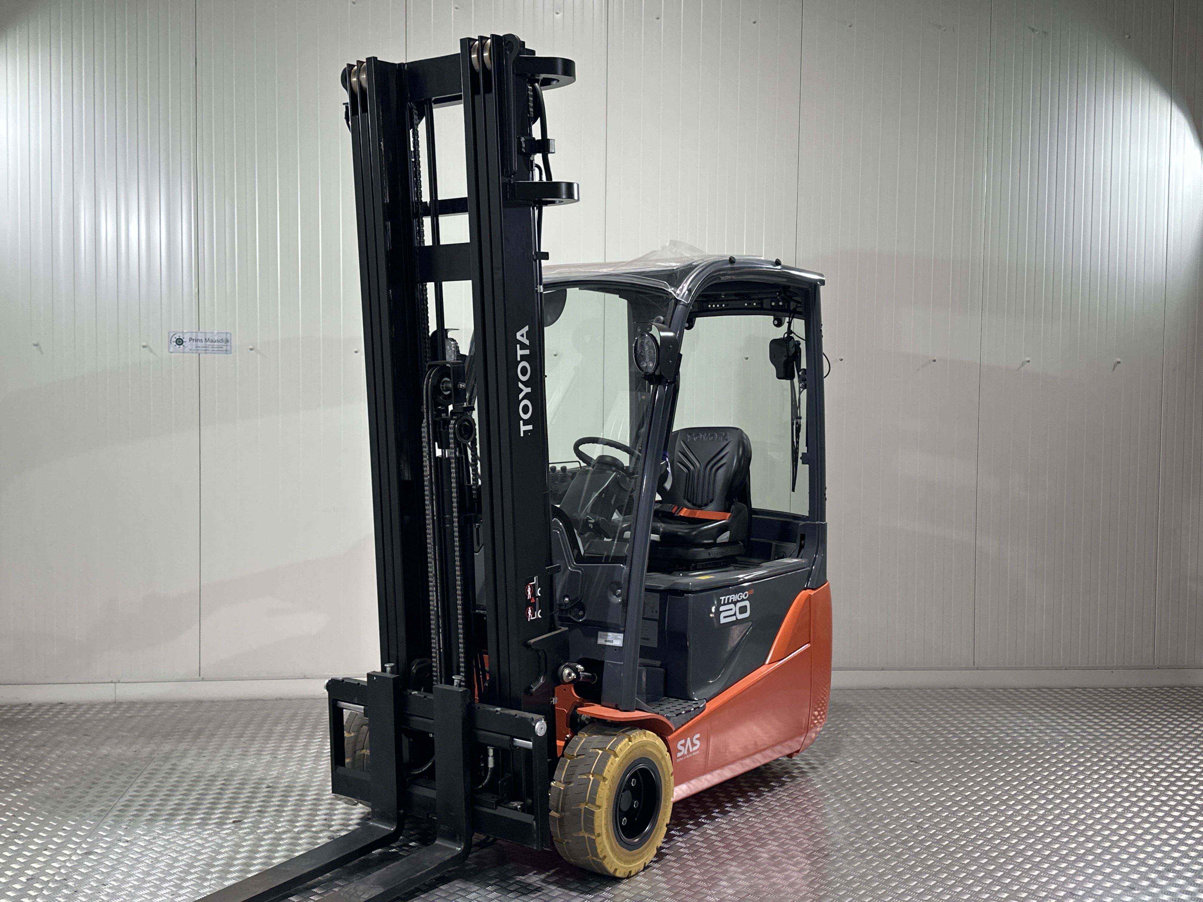 TOYOTA 8FBE20T - Forklift Electric
