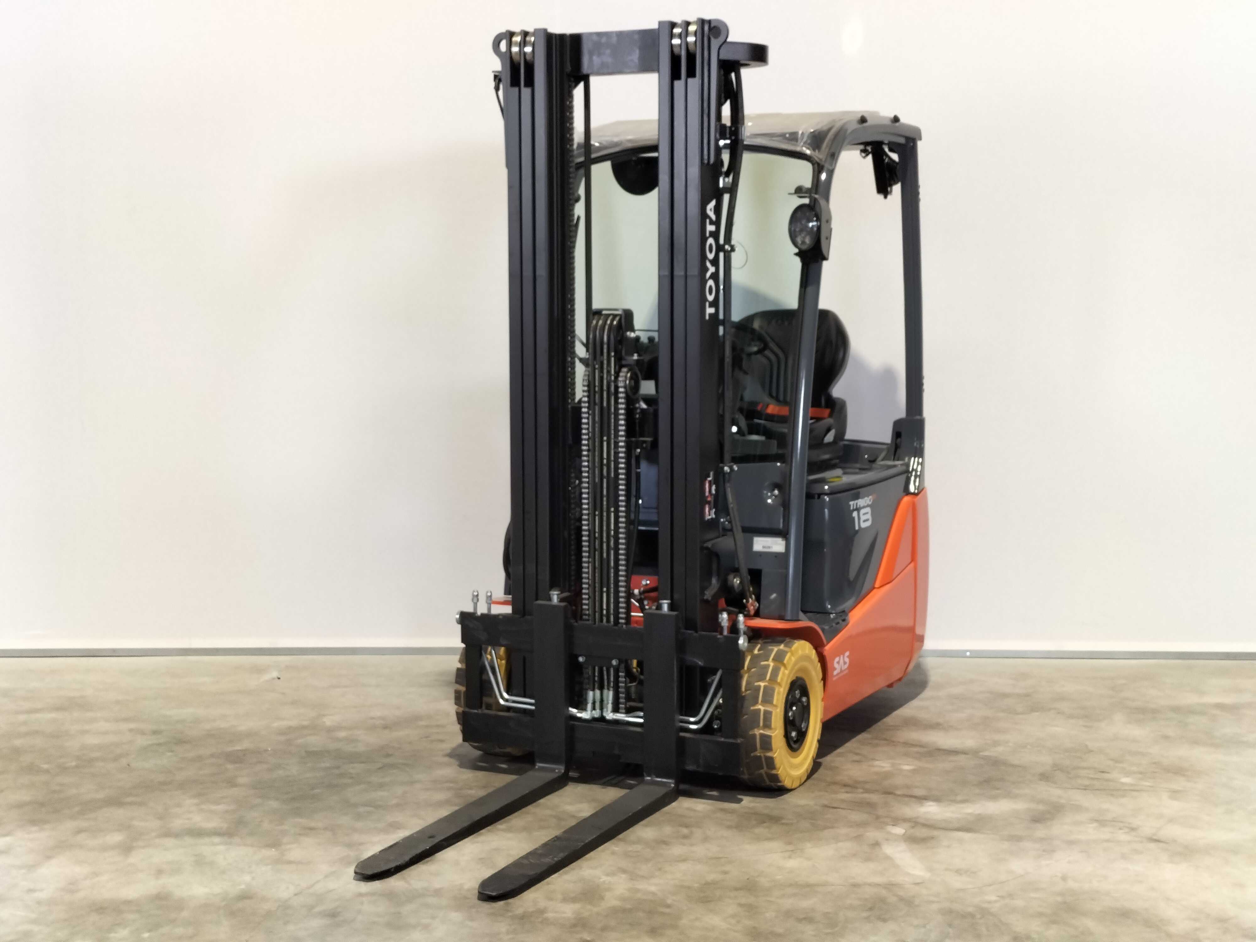 TOYOTA 8FBEK18T - Forklift Electric