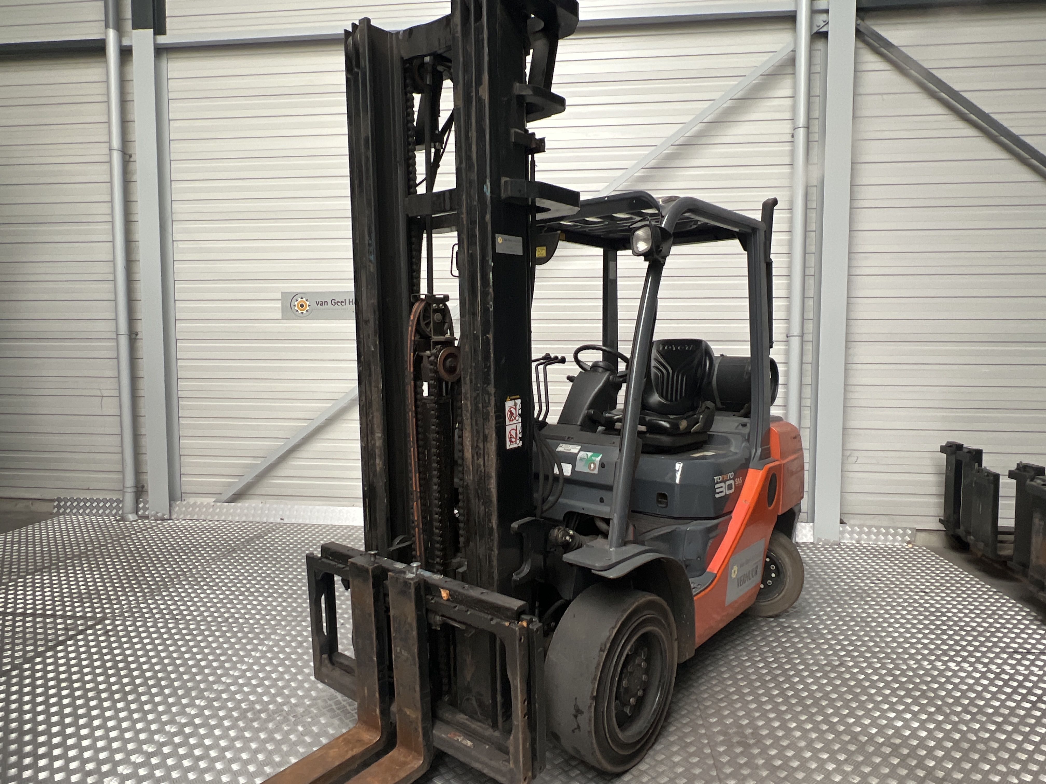 TOYOTA 02-8FGF30 - Forklift gas