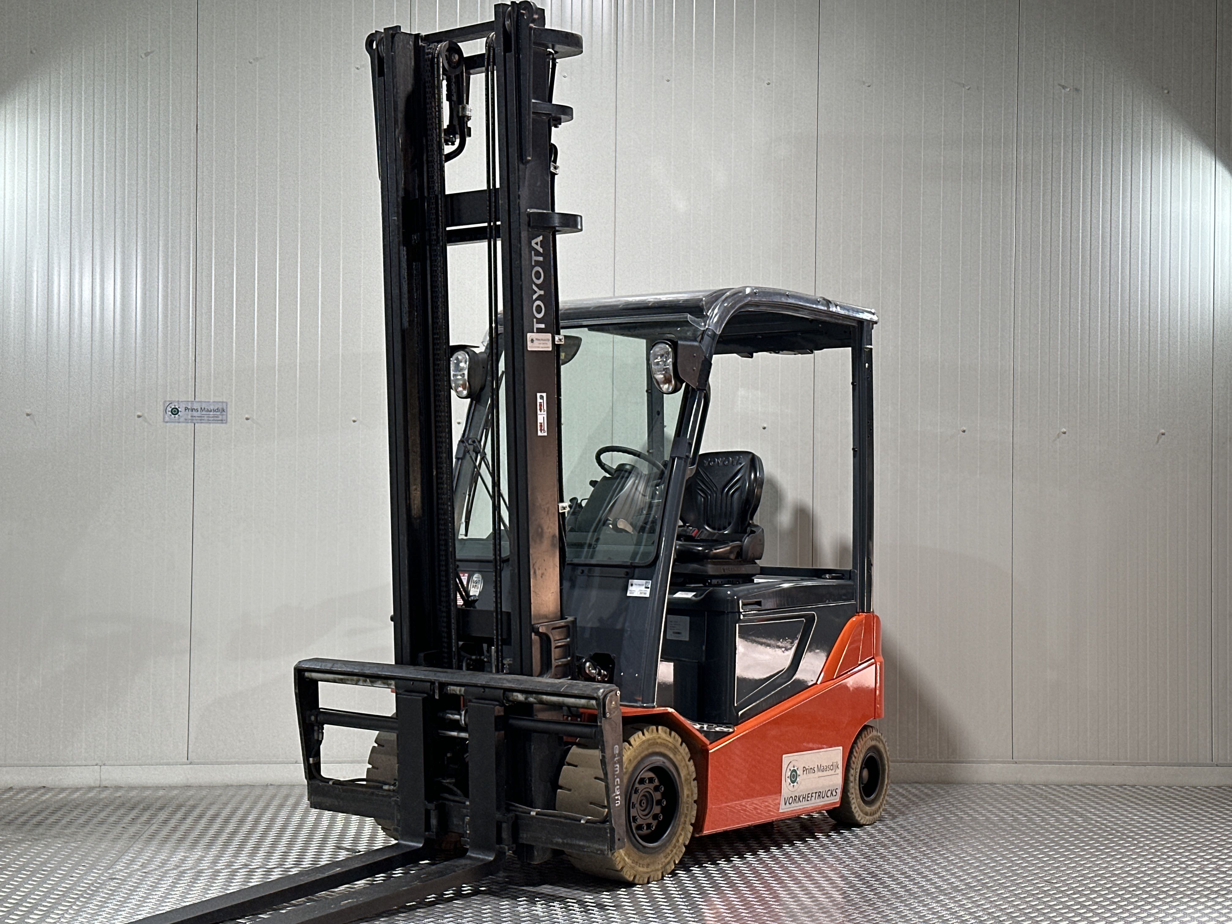 TOYOTA 8FBMK30T - Forklift Electric