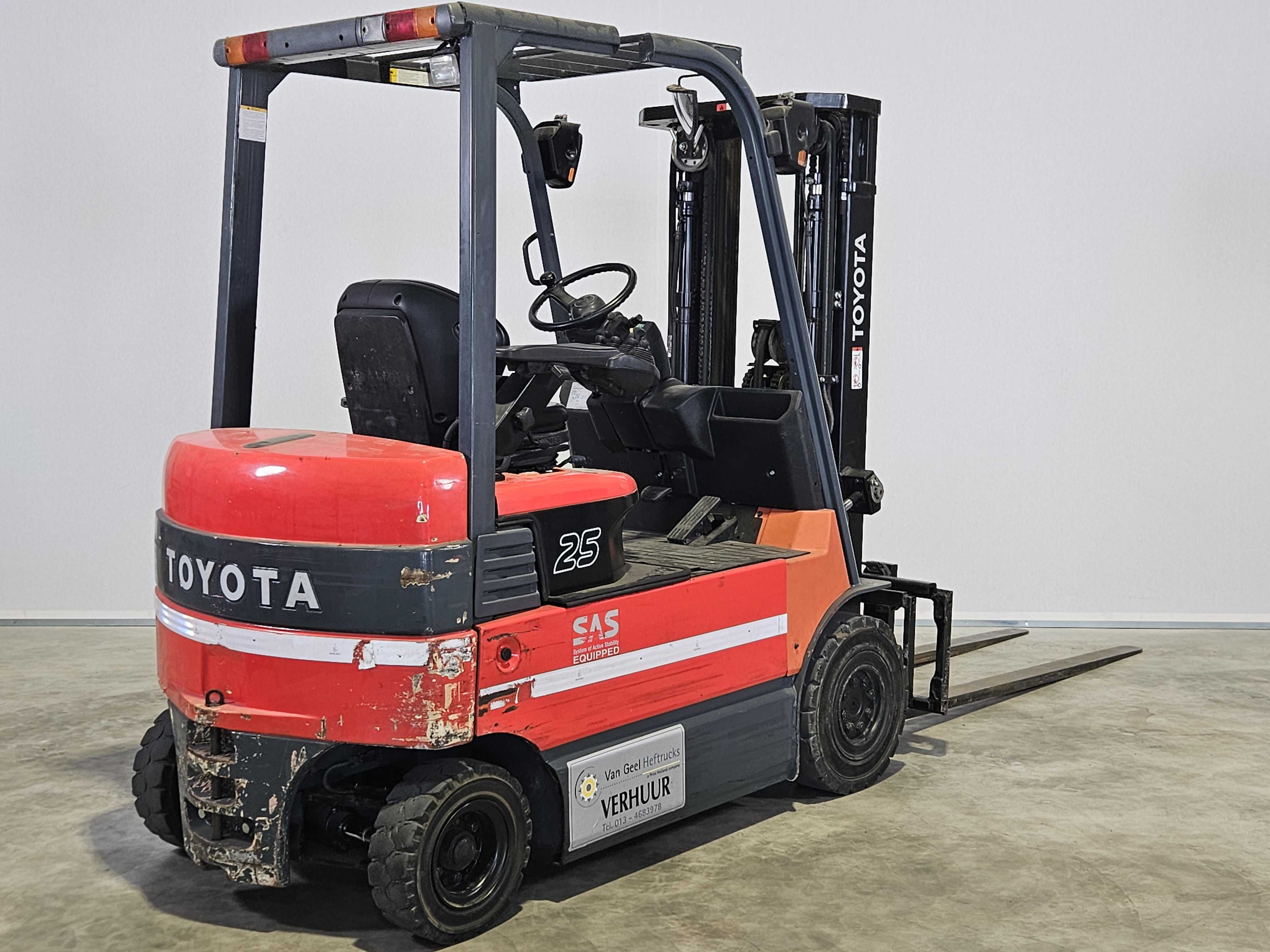 TOYOTA 7FBMF25 - Forklift Electric