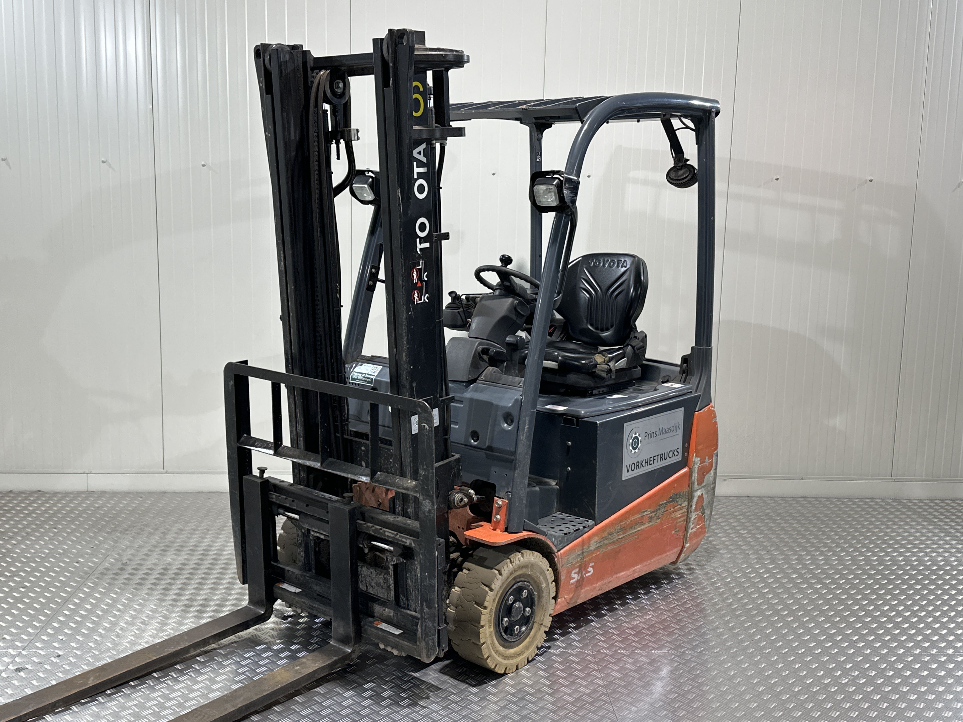 TOYOTA 8FBEKT16 - Forklift Electric