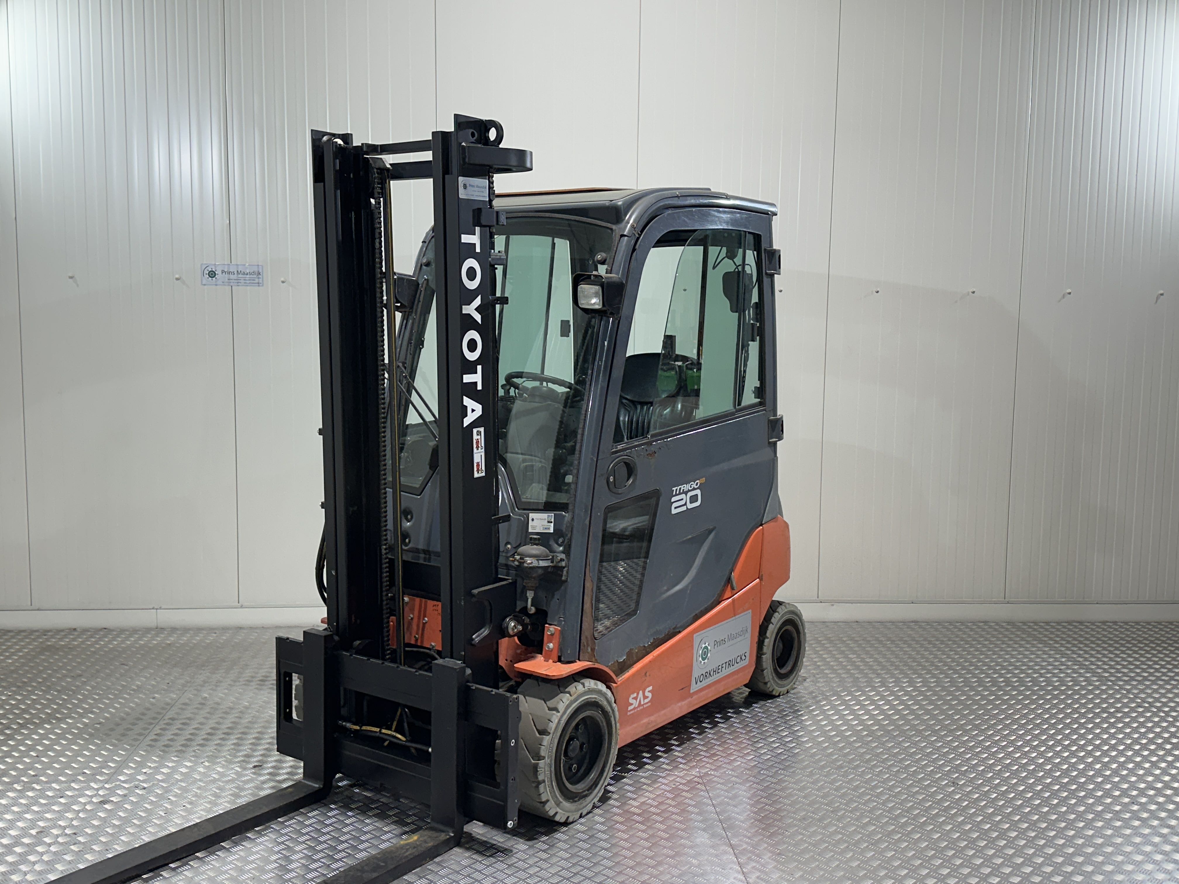 TOYOTA 8FBMT20 - Forklift Electric