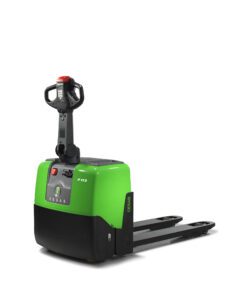 CESAB P100 electric pallet truck - compact model in warehouse | Prins Maasdijk