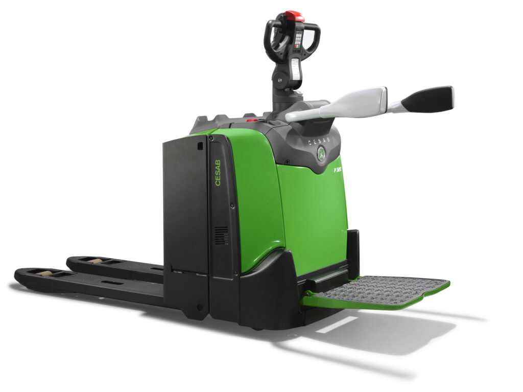 CESAB P300 electric pallet truck - model with platform in warehouse | Prins Maasdijk