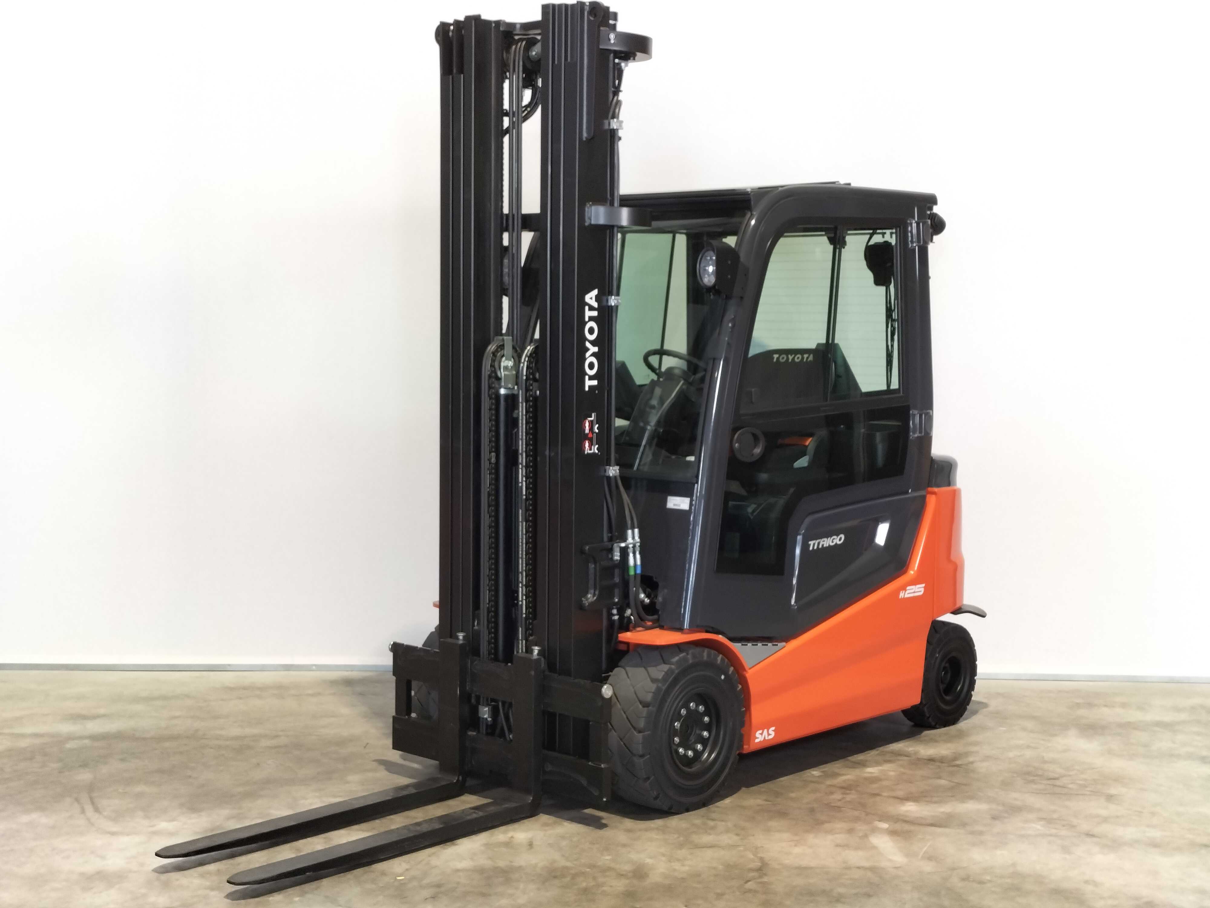 TOYOTA 9FBH25T - Forklift Electric