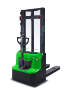 CESAB S010i electric stacker - compact model in warehouse | Prins Maasdijk