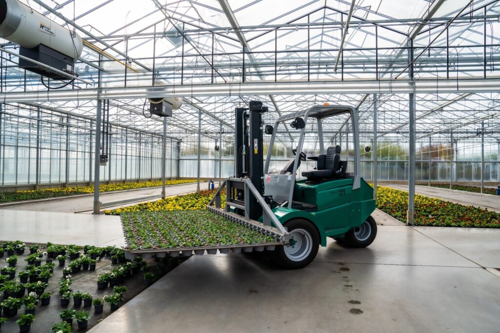 Discover the latest innovations for internal transport in greenhouse horticulture at horticontact 2026