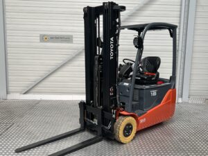 TOYOTA 8FBE18T – Vorkheftruck Elektro