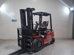 EP EFL303-B – Vorkheftruck Elektro